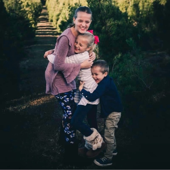 Meet your Posher, Sarah - Picture 2 of 2